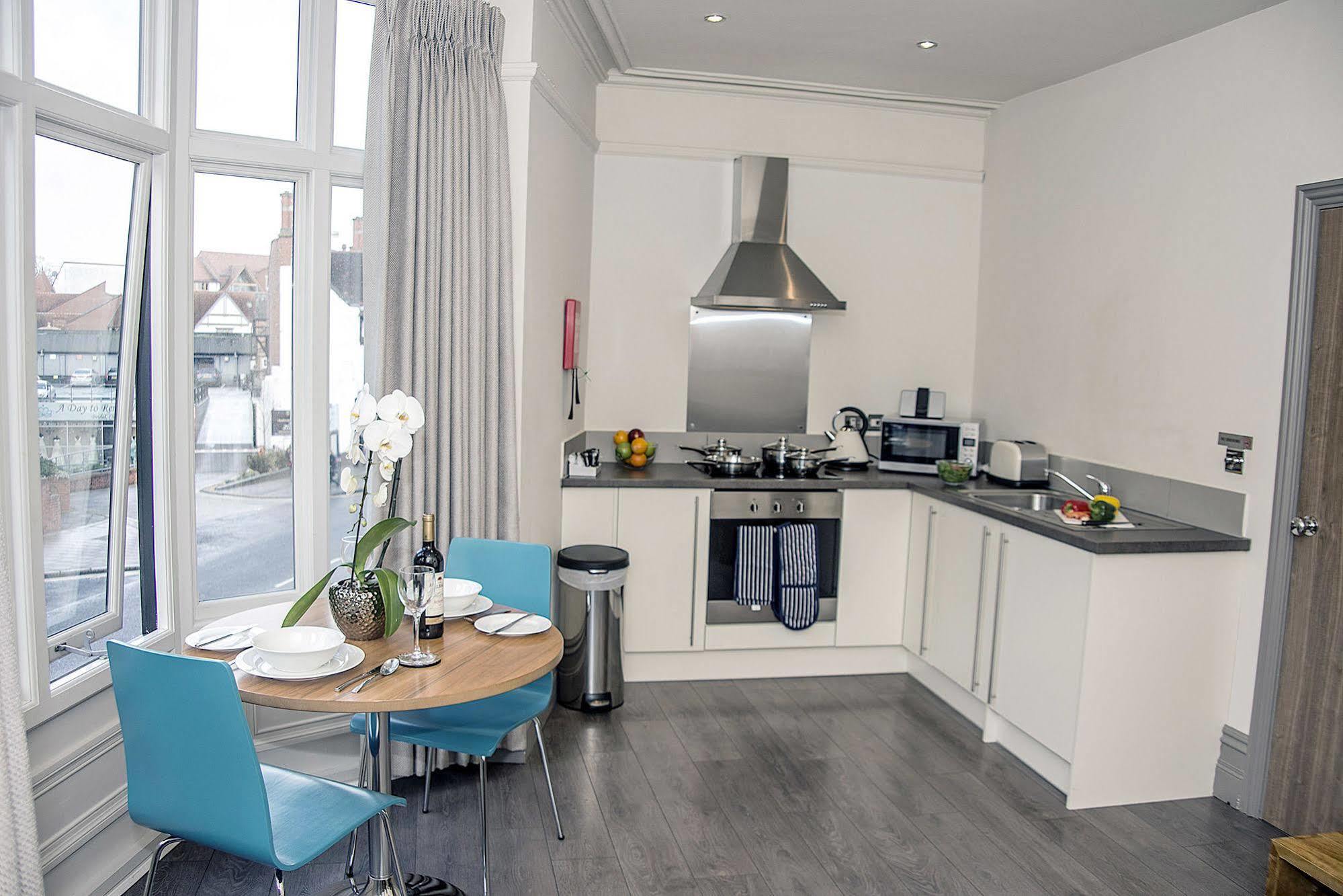 Base Serviced Apartments - City Road Chester Exterior foto